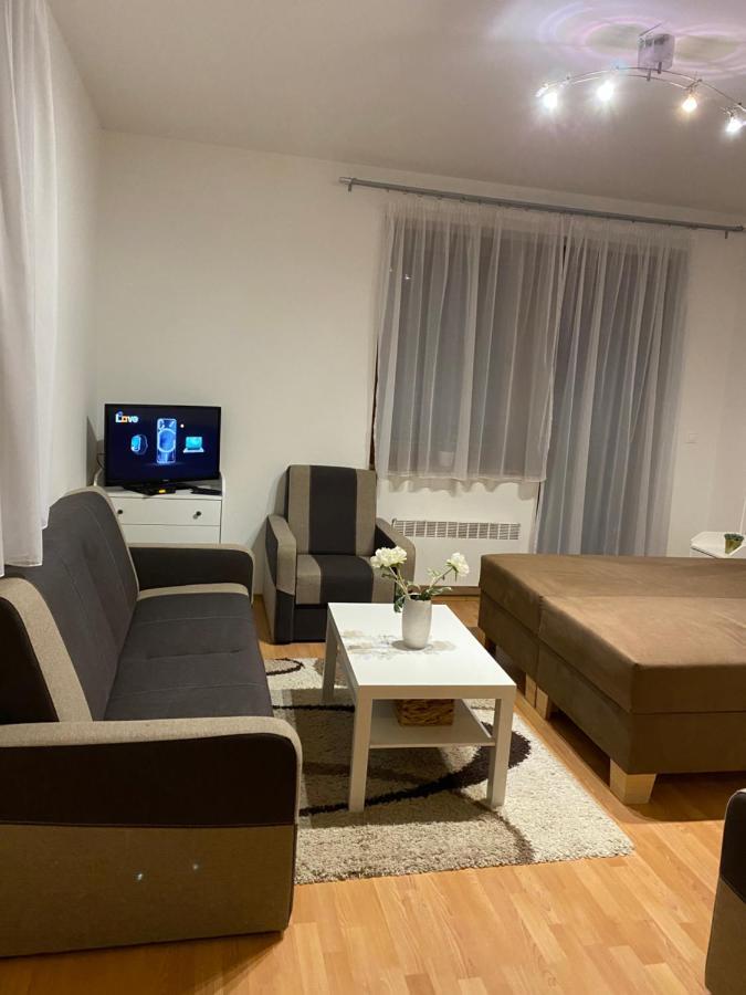 Studio 101 Fatrapark 1 รูชอมแบรอค ภายนอก รูปภาพ
