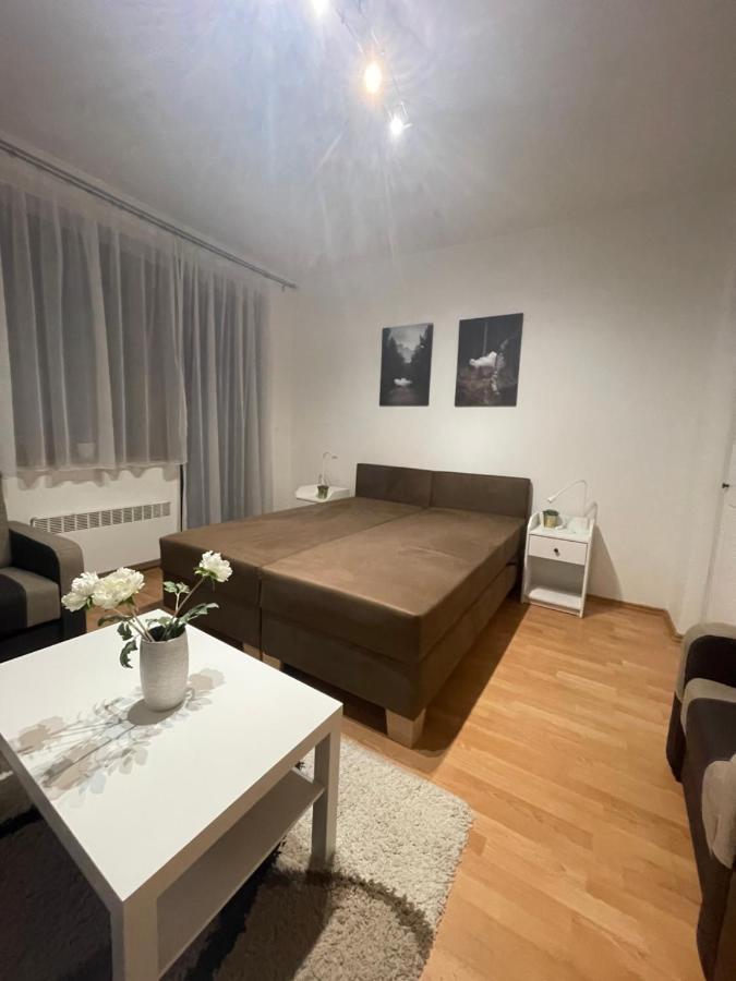 Studio 101 Fatrapark 1 รูชอมแบรอค ภายนอก รูปภาพ